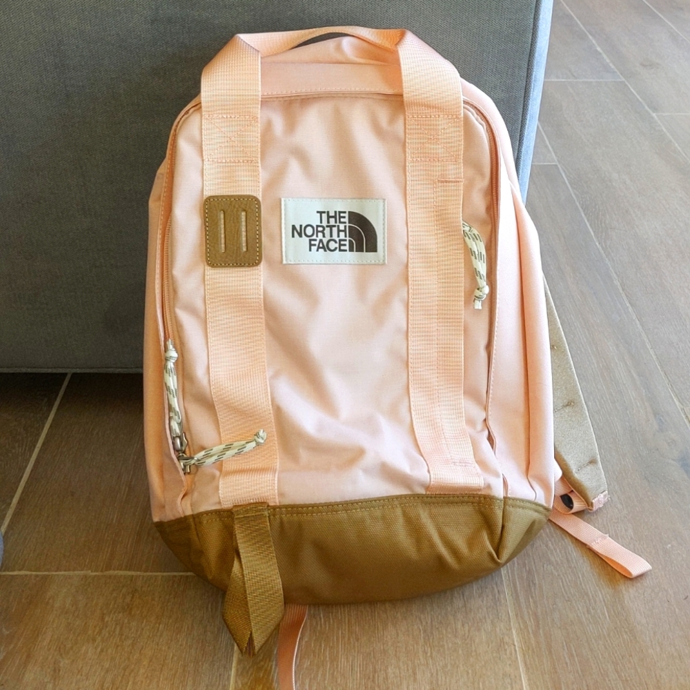 North Face backpack - pristine condition